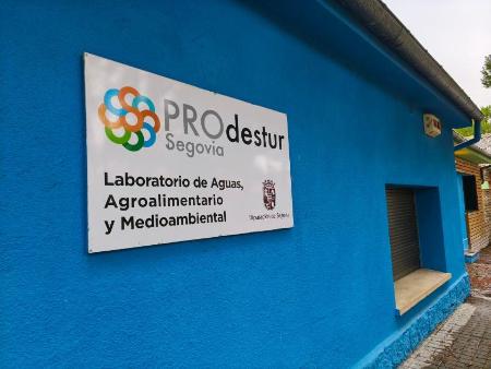 Imagen El Laboratorio de Prodestur de la Diputación de Segovia amplía a 123 los municipios en los que realiza controles de agua potable