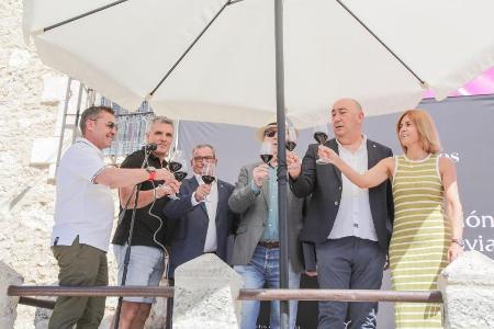 Imagen Valtiendas reivindica su tradición vitivinícola y el producto de proximidad en una XVIII Fiesta de la Vendimia arropada por Alimentos...