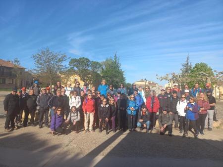 Imagen Sesenta caminantes han completado la cuarta etapa de la ruta del Camino de San Frutos organizada por la Diputación